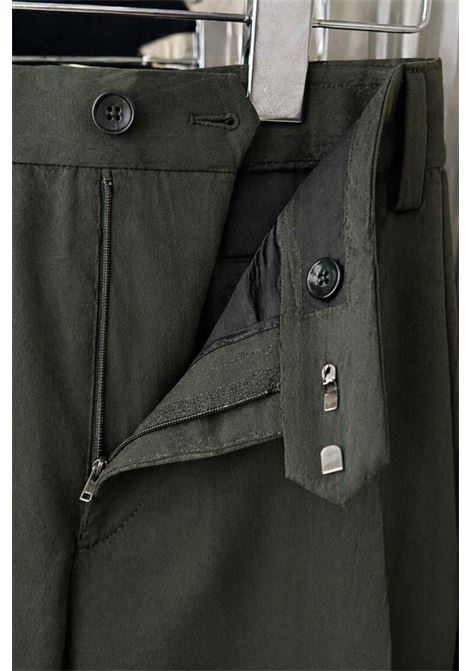 Pantalone PT Torino verde scuro Active in cotone con vestibilità contemporanea PT TORINO | Pantaloni | CO-ASEPZZ0KLT0445